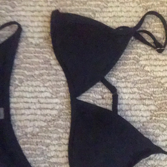 black triangle bikini - Picture 3 of 3